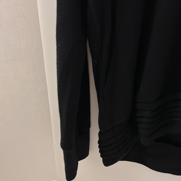 Active Life sweater size xl long sleeves black layered hem - Picture 5 of 8